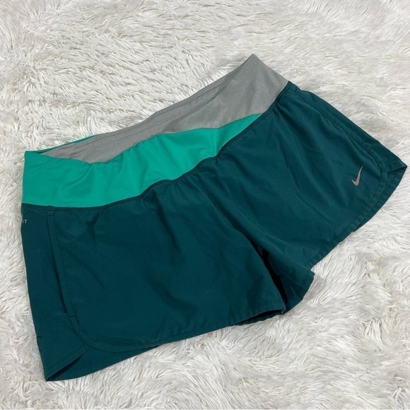 Nike Dri-Fit Sea Green Running Short Womans Size Medium - Picture 13 of 13